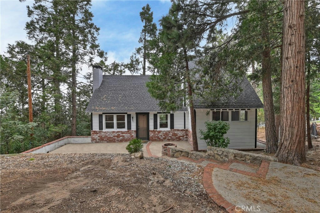 968 STATE HIGHWAY 189, LAKE ARROWHEAD, CA 92391, photo 1 of 32